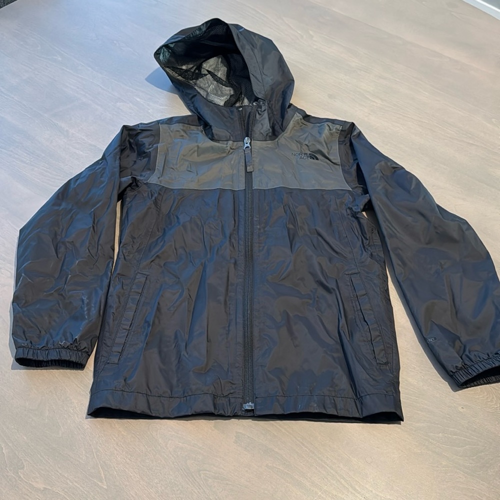 North Face boys M (10/12) windbreaker jacket.
